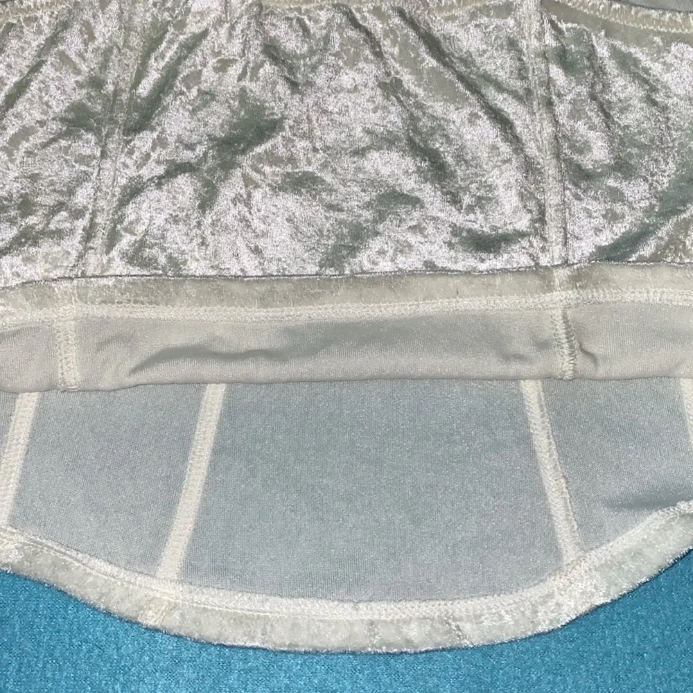 VICTORIA’S SECRET crushed velvet spaghetti strap top silky shorts vintage size S